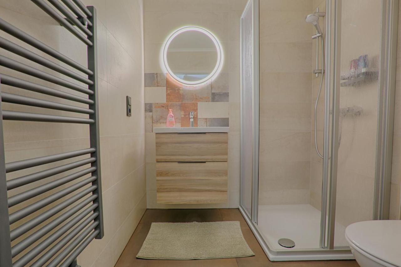S.f.c. Apartment *